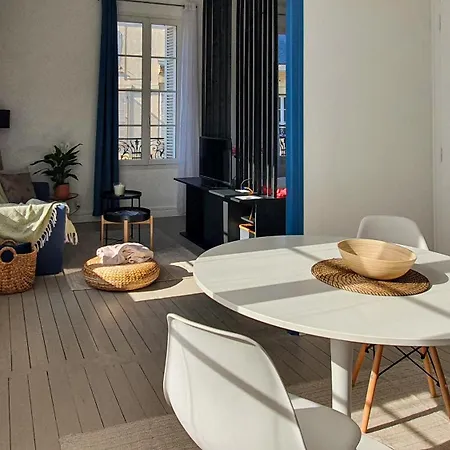 Charming With View Of The Abbaye-aux-hommes Apartment Caen